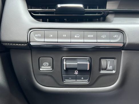 Certified 2024 Cadillac Escalade ESV Premium Luxury Platinum AWD/4WD image 32