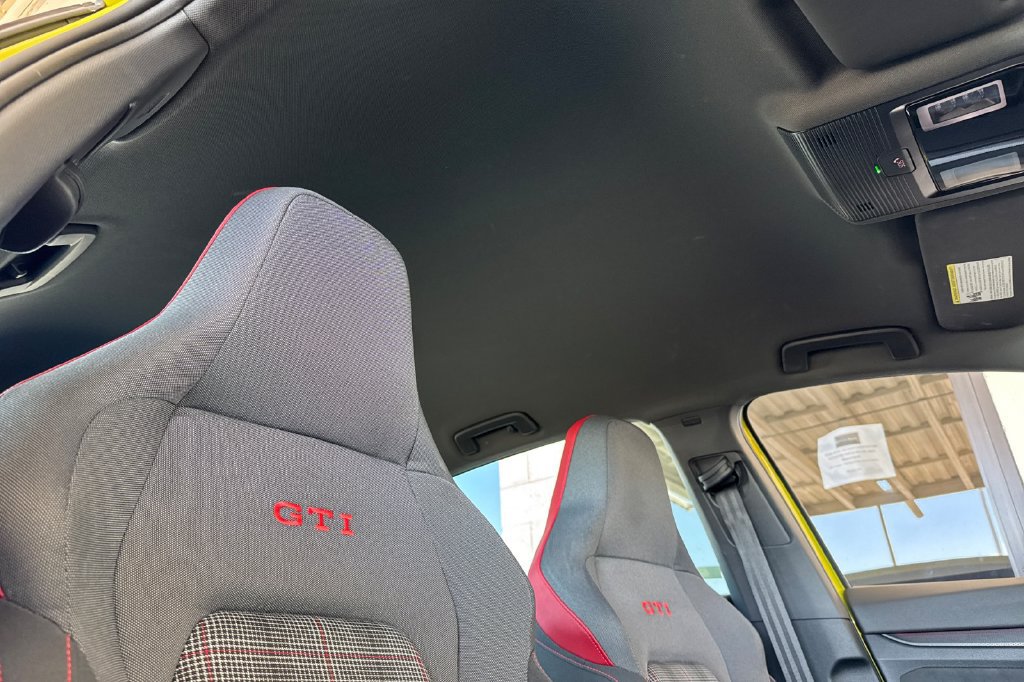 Used 2023 Volkswagen GTI 40th Anniversary Edition FWD image 15