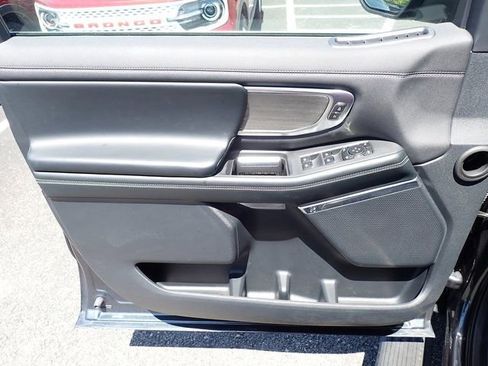 Used 2025 Ford Expedition Platinum AWD/4WD image 23