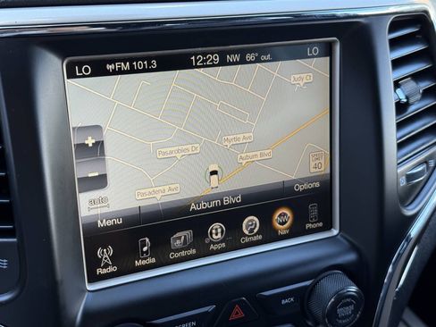 Used 2015 Jeep Grand Cherokee Limited RWD image 23