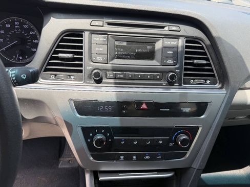 Used 2017 Hyundai Sonata SE FWD image 16