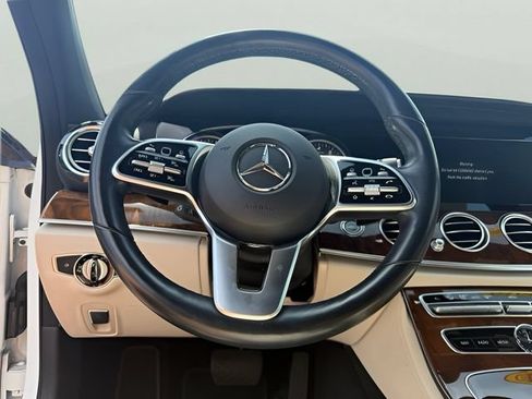 Used 2019 Mercedes-Benz E 300 4MATIC image 17
