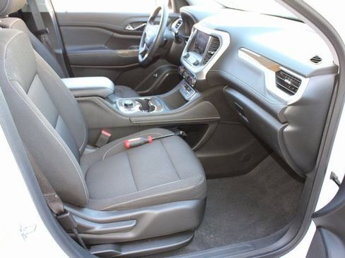 Used 2023 GMC Acadia SLE w/ Driver Convenience Package image 17