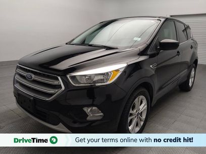 Used 2017 Ford Escape SE w/ SE Cold Weather Package