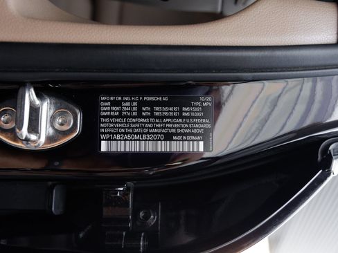Certified 2021 Porsche Macan S AWD/4WD image 39