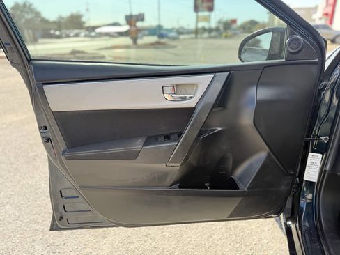 Used 2019 Toyota Corolla LE image 11