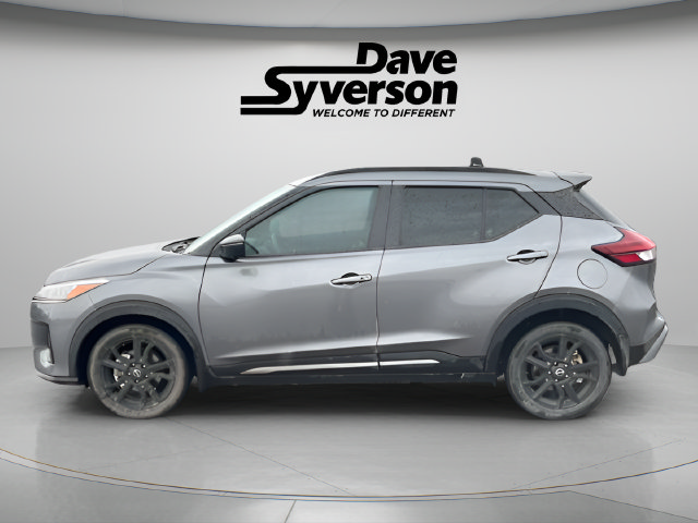Used 2023 Nissan Kicks SR w/ SR Premium Package FWD image 7