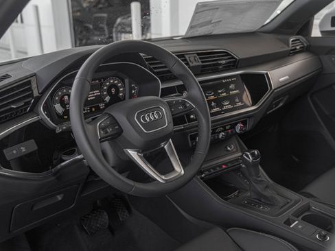 Certified 2025 Audi Q3 2.0T Premium w/ Convenience Package image 9