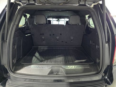 Used 2021 Chevrolet Suburban High Country AWD/4WD image 19