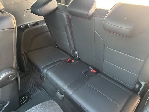 Used 2024 Chevrolet Traverse RS w/ LPO, Floor Liner Package image 34