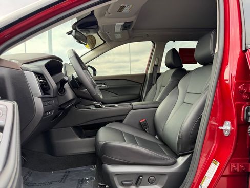 Used 2023 Nissan Rogue SL w/ SL Premium Package image 12