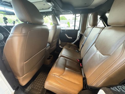 Used 2013 Jeep Wrangler Unlimited Sahara w/ Connectivity Group AWD/4WD image 21