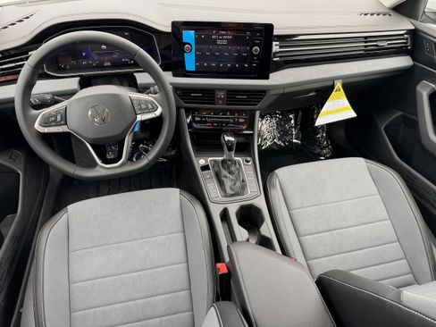 New 2025 Volkswagen Jetta SE image 12