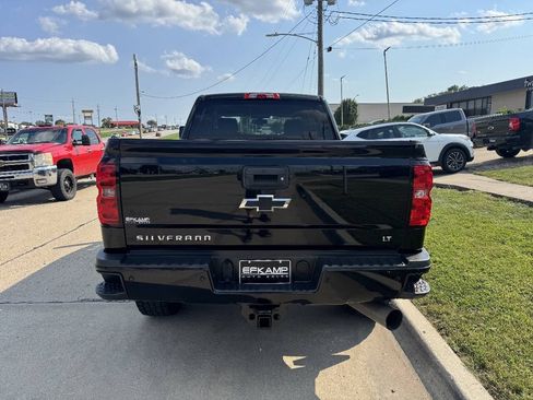 Used 2019 Chevrolet Silverado 2500 LT w/ Midnight Edition AWD/4WD image 4