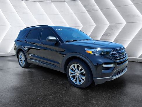 Used 2020 Ford Explorer XLT w/ Equipment Group 202A RWD image 7
