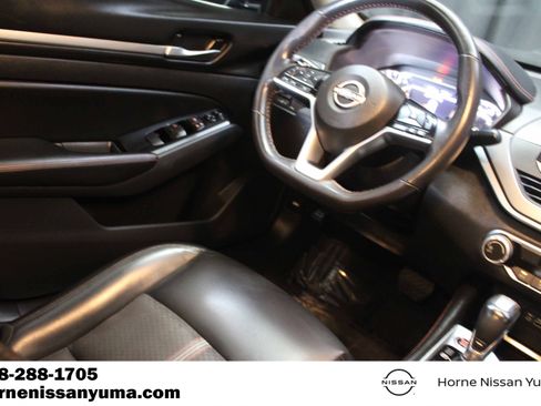 Used 2024 Nissan Altima 2.5 SR FWD image 8