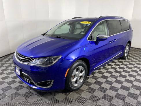 Used 2018 Chrysler Pacifica Limited w/ Advanced Safetytec Group image 11