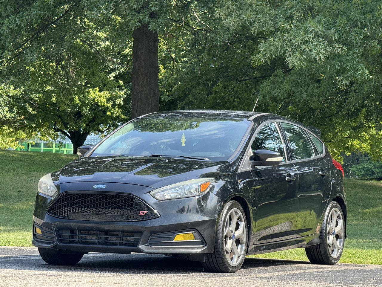 Used 2017 Ford Focus ST FWD image 4