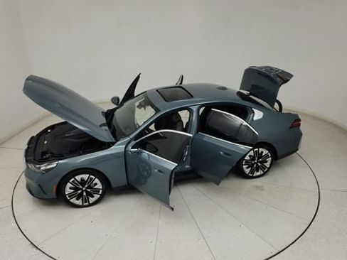 Used 2026 BMW i5 eDrive40 AWD/4WD image 32
