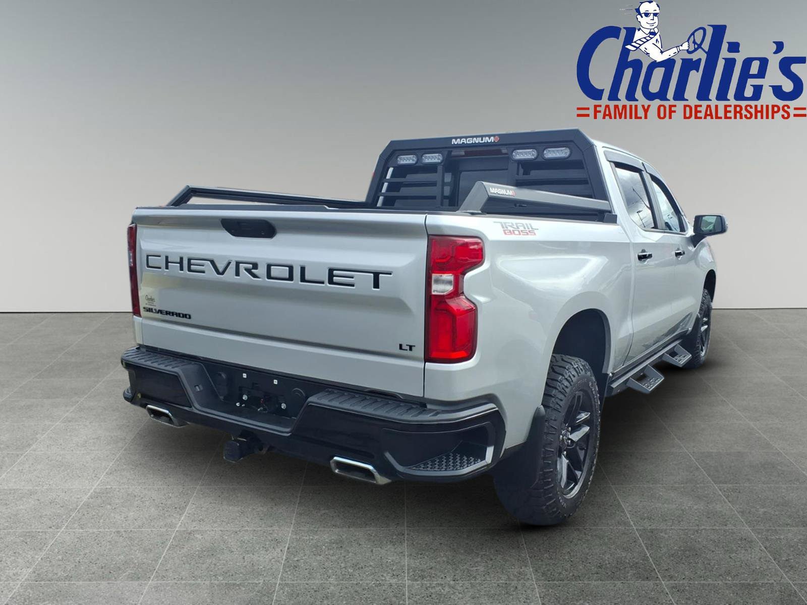 Used 2021 Chevrolet Silverado 1500 LT Trail Boss w/ Convenience Package II AWD/4WD image 4