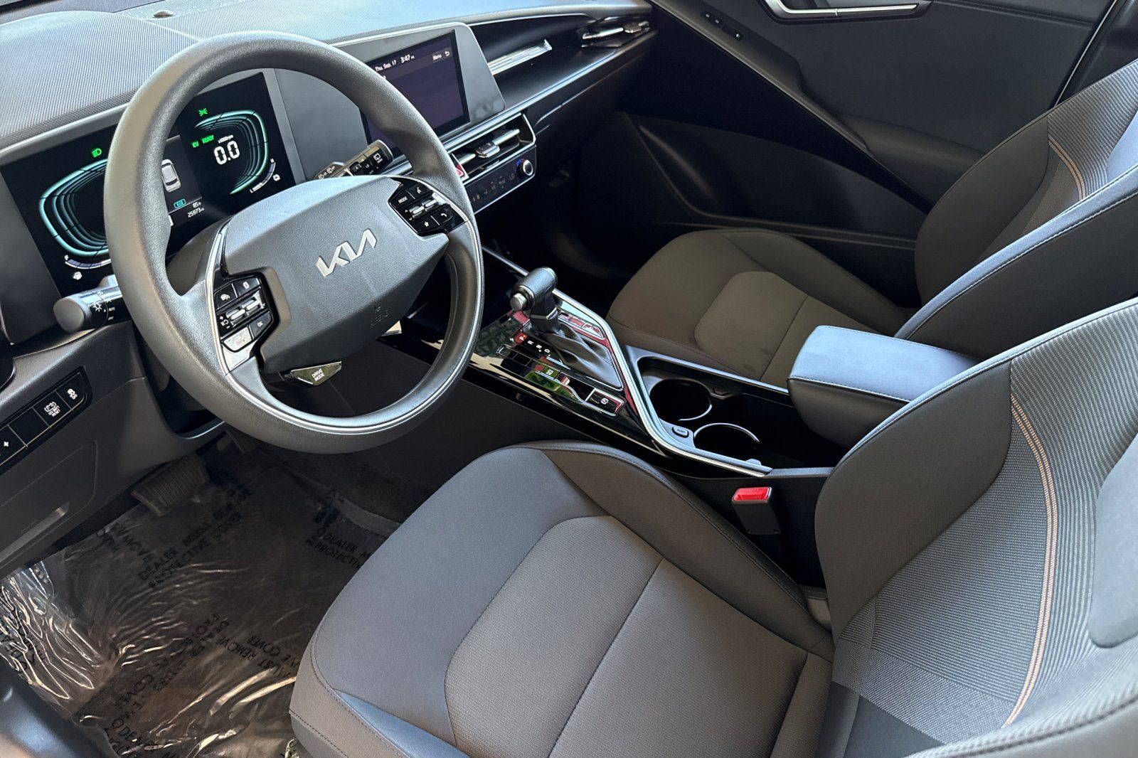 Used 2025 Kia Niro LX FWD image 10