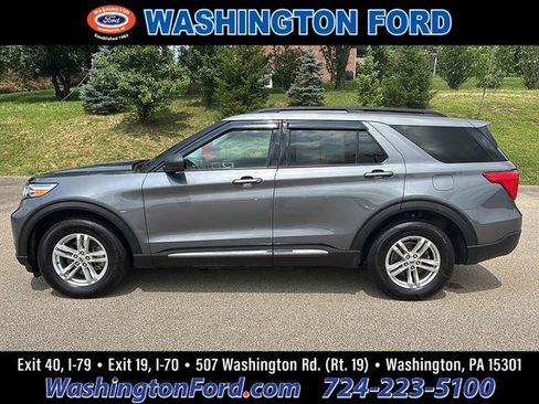 Certified 2022 Ford Explorer XLT w/ Equipment Group 202A AWD/4WD image 1