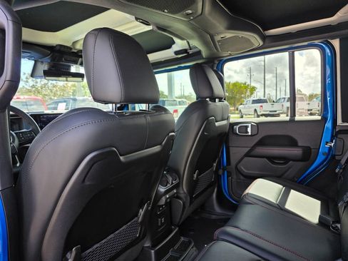 Used 2024 Jeep Wrangler Unlimited Rubicon image 19
