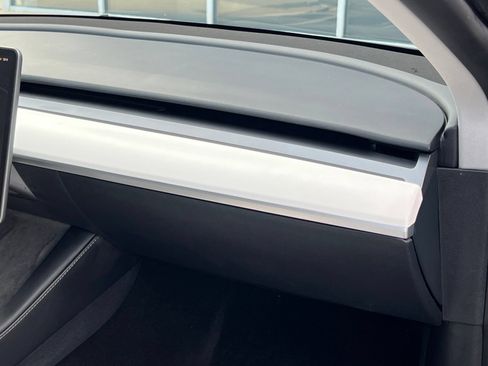 Used 2024 Tesla Model Y Long Range AWD/4WD image 8