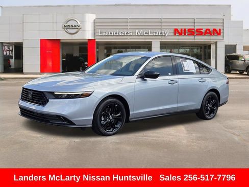 Used 2025 Honda Accord SE image 9