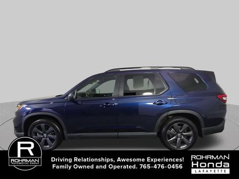 Used 2025 Honda Pilot Sport image 5