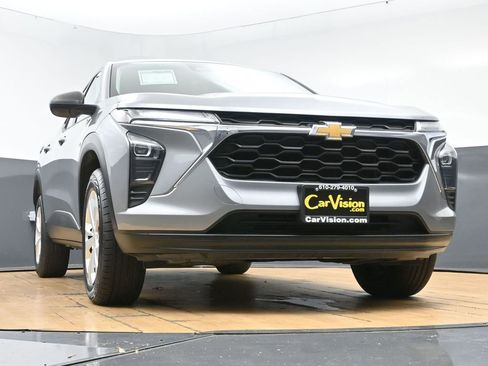 Used 2024 Chevrolet Trax LS w/ Driver Confidence Package FWD image 47