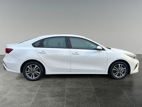 Used 2024 Kia Forte LXS image 8