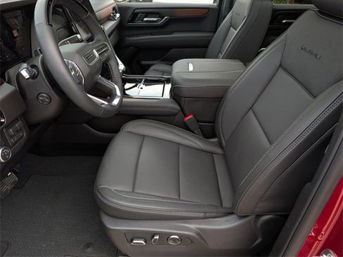 New 2026 GMC Yukon Denali w/ Advanced Technology Package image 13