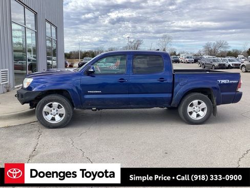 Used 2015 Toyota Tacoma 4x4 Double Cab image 4
