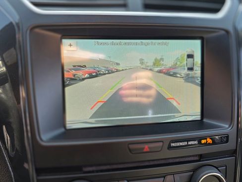 Used 2018 Ford Explorer XLT w/ Equipment Group 201A FWD image 30