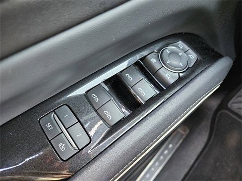 Certified 2024 Cadillac Escalade Sport w/ LPO, ONYX Package image 30