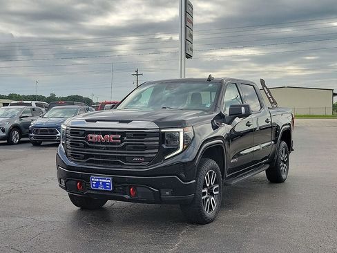 Used 2023 GMC Sierra 1500 AT4 w/ AT4 Premium Package AWD/4WD image 2