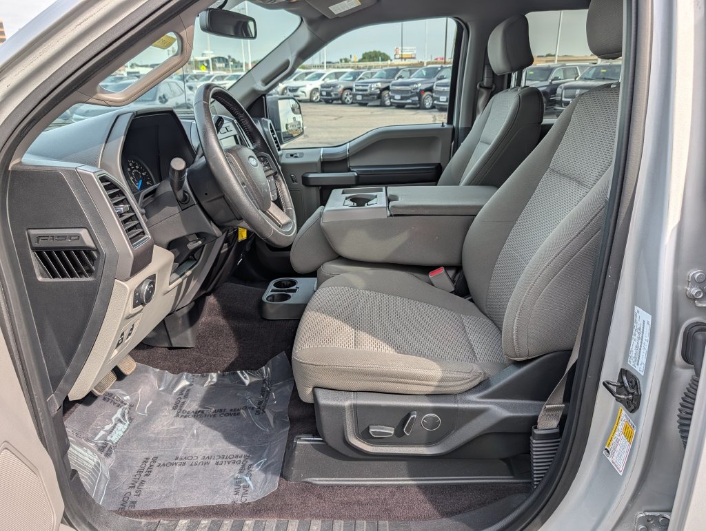Used 2017 Ford F150 XLT w/ Equipment Group 302A Luxury AWD/4WD image 15