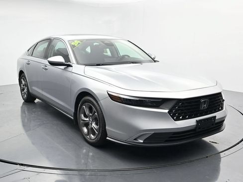Used 2024 Honda Accord EX image 2