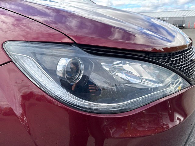 Used 2019 Chrysler Pacifica Touring Plus w/ Advanced Safetytec Group FWD image 9