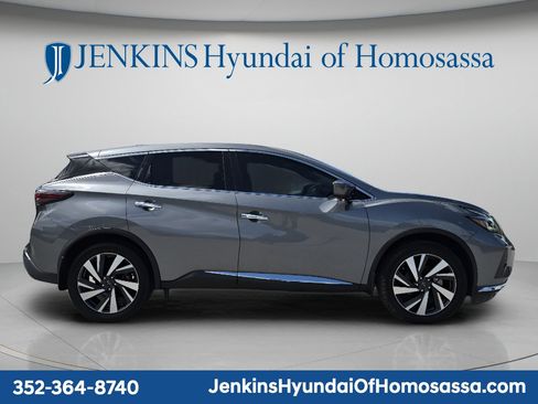 Used 2023 Nissan Murano SL w/ SL Moonroof Package FWD image 3