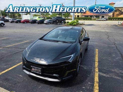 Used 2024 Toyota Prius XLE FWD image 1