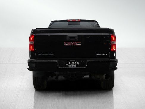 Used 2018 GMC Sierra 2500 Denali image 4