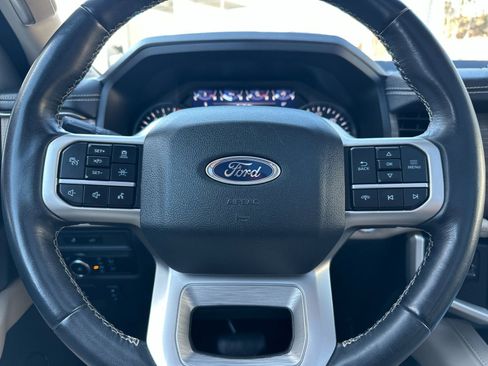 Used 2024 Ford Expedition Limited image 26