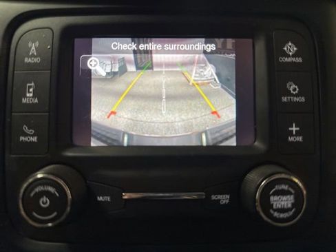 Used 2020 RAM 2500 Tradesman w/ Chrome Appearance Group image 10