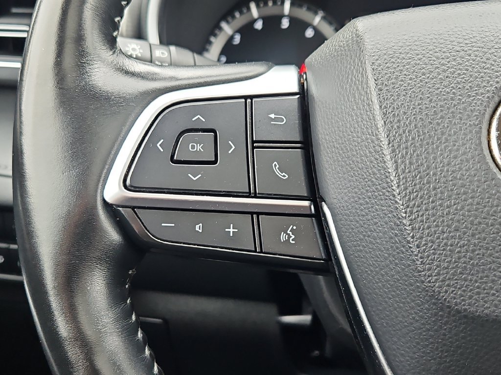 Used 2021 Toyota Highlander Platinum AWD/4WD image 30