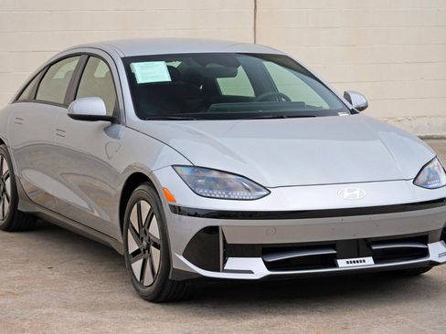 Used 2025 Hyundai Ioniq 6 SE RWD image 49