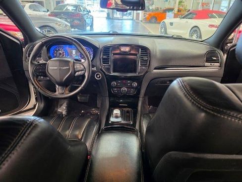 Used 2017 Chrysler 300 S RWD image 9