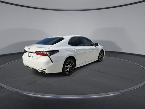 Used 2023 Toyota Camry SE image 8