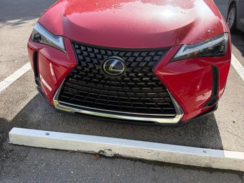 Used 2024 Lexus UX 250h FWD image 9